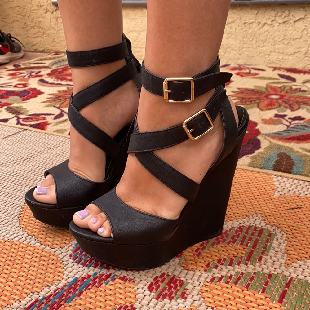 Steve Madden/Black wedge/size 9